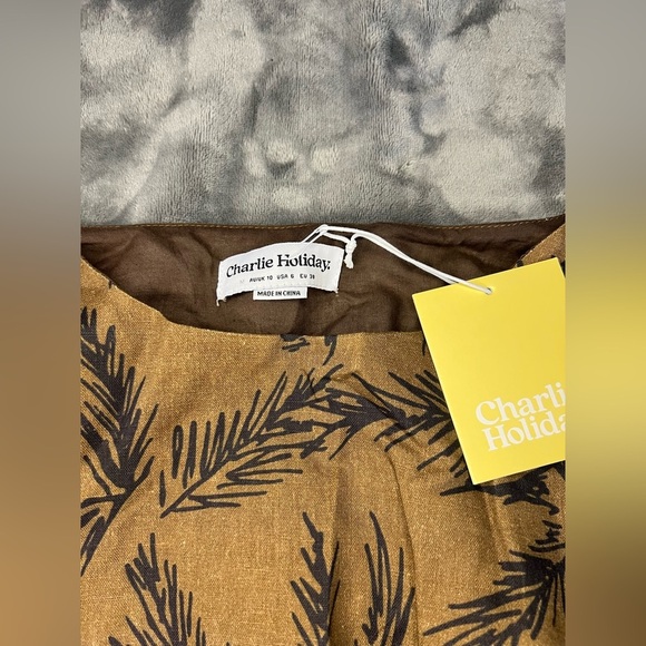 Charlie Holiday Linen Blend Chloe Printed Crop Top in a US size 6, NWT! - Picture 7 of 10